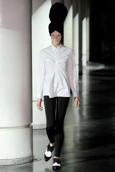 Look 11